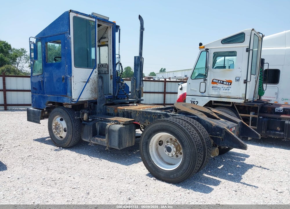2008 OTTAWA YARD SPOTTER VIN: 320370