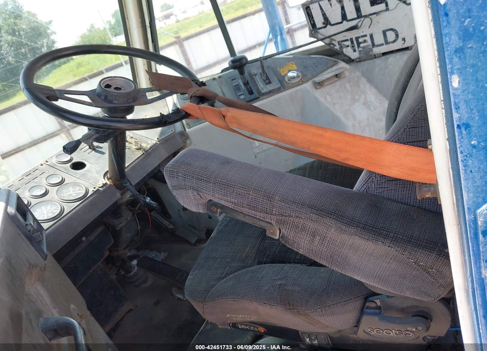 2008 OTTAWA YARD SPOTTER VIN: 320370
