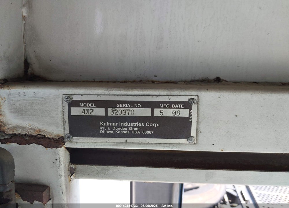 2008 OTTAWA YARD SPOTTER VIN: 320370