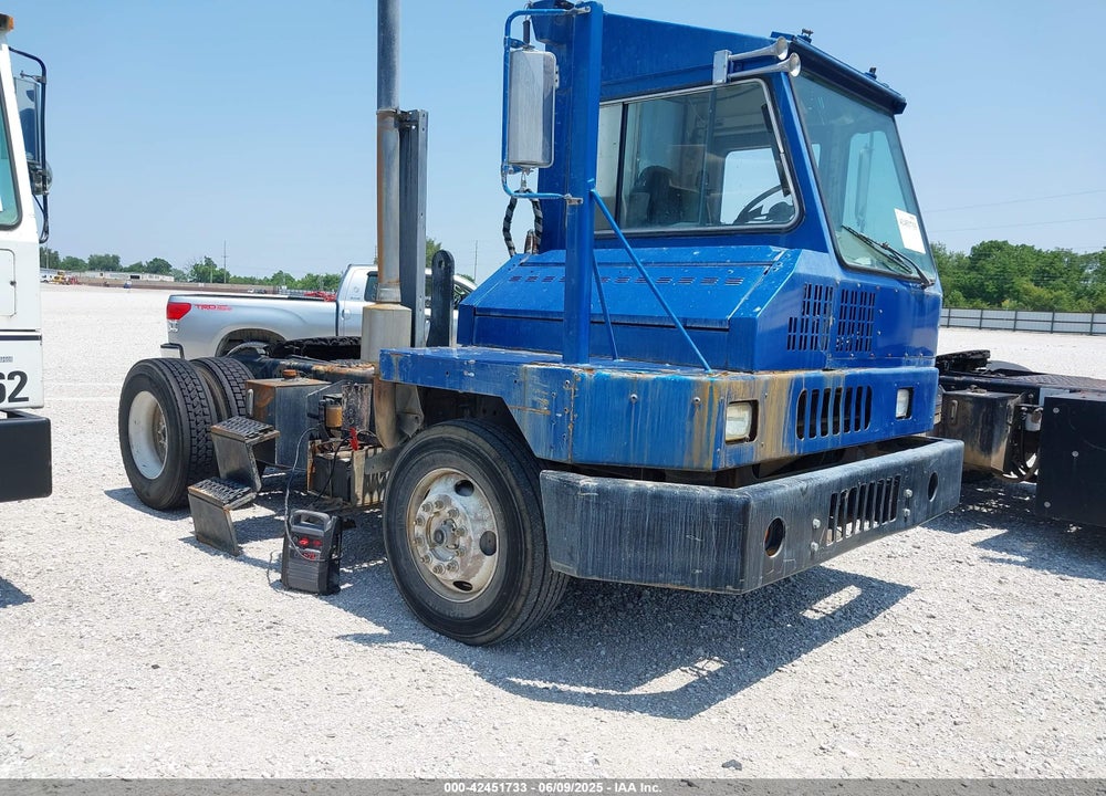 2008 OTTAWA YARD SPOTTER VIN: 320370