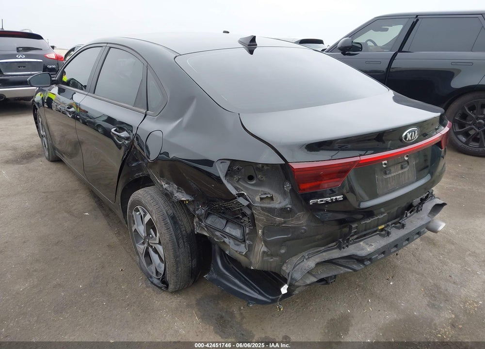 2021 KIA FORTE VIN: 3KPF24AD8ME284245