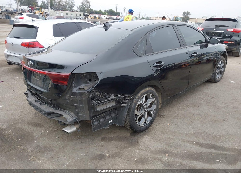 2021 KIA FORTE VIN: 3KPF24AD8ME284245