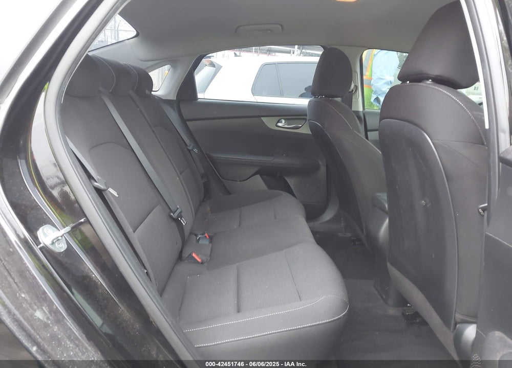2021 KIA FORTE VIN: 3KPF24AD8ME284245