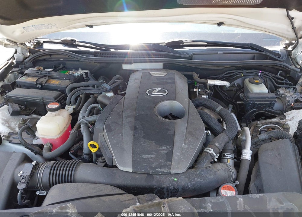 2016 LEXUS IS200T VIN: JTHBA1D25G5021588
