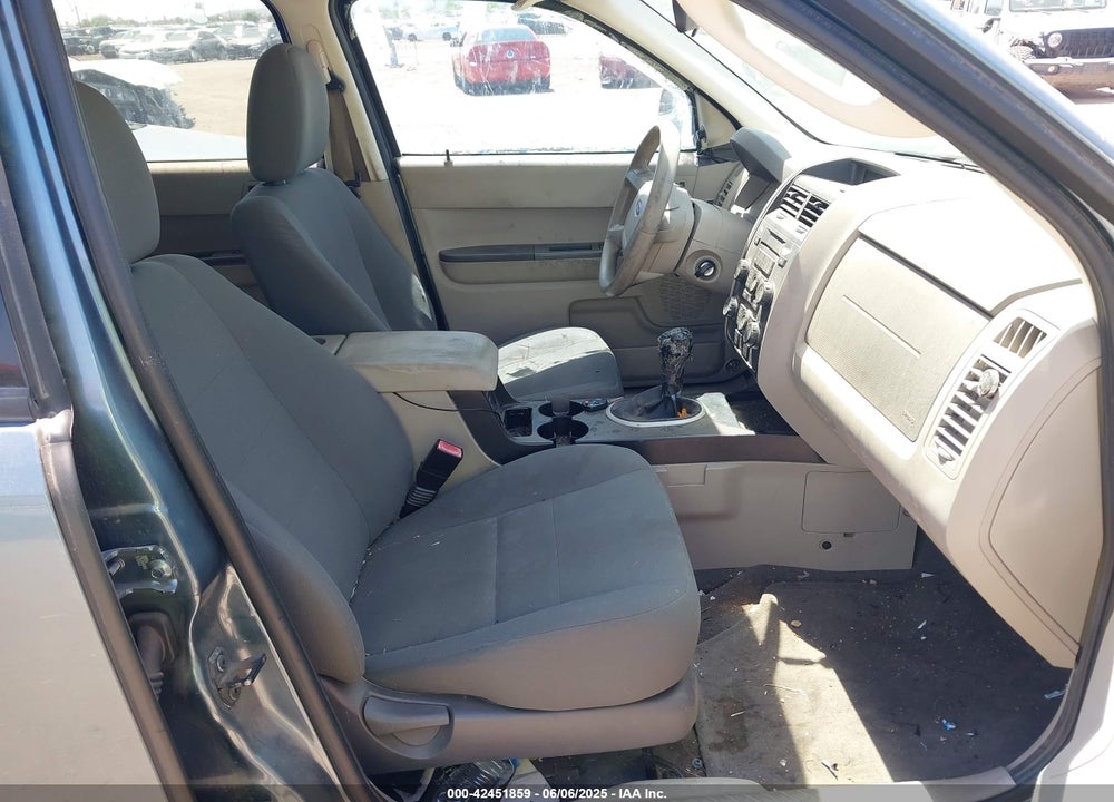 2010 FORD ESCAPE XLS VIN: 1FMCU0C73AKA70104