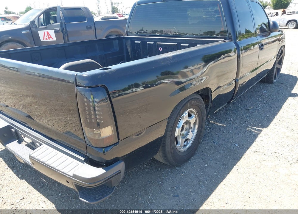 2003 CHEVROLET SILVERADO 1500 LS VIN: 2GCEC19X531364331