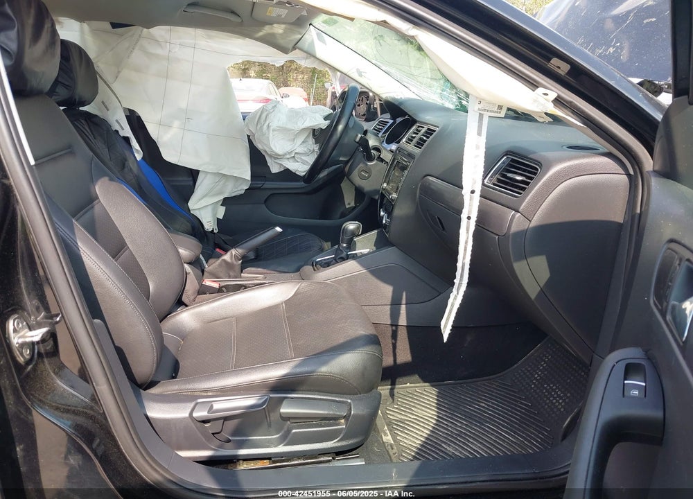 2015 VOLKSWAGEN JETTA 2.0L TDI SE VIN: 3VWLA7AJ4FM328759