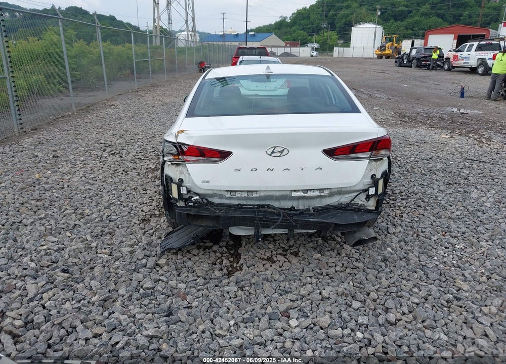 2018 HYUNDAI SONATA VIN: 5NPE24AF0JH607112