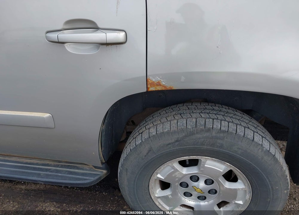 2008 CHEVROLET TAHOE VIN: 1GNFK13058J103613