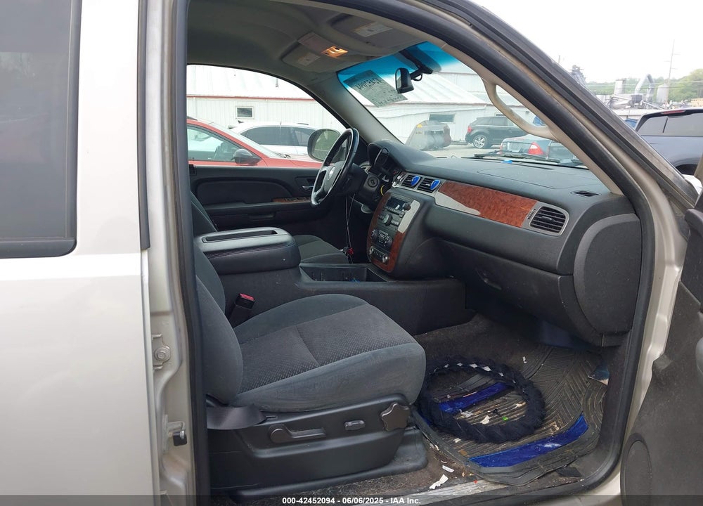 2008 CHEVROLET TAHOE VIN: 1GNFK13058J103613