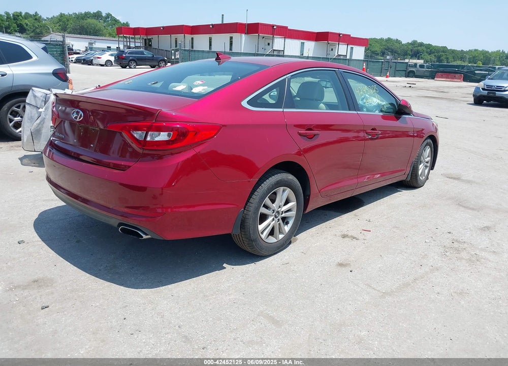 2015 HYUNDAI SONATA SE VIN: 5NPE24AF6FH205750