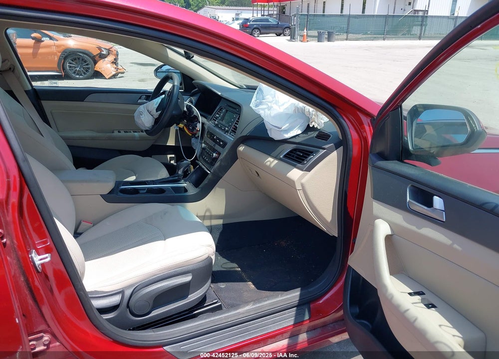 2015 HYUNDAI SONATA SE VIN: 5NPE24AF6FH205750
