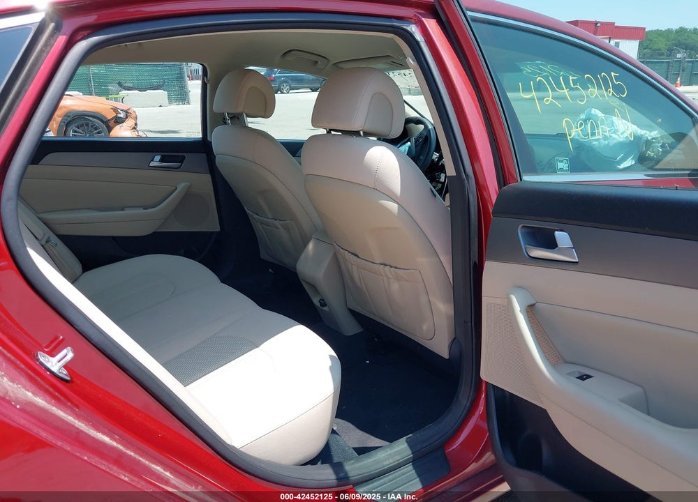 2015 HYUNDAI SONATA SE VIN: 5NPE24AF6FH205750