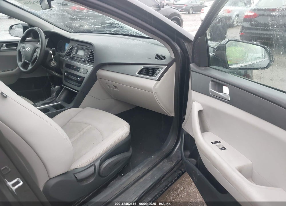 2015 HYUNDAI SONATA VIN: 5NPE24AF9FH022830