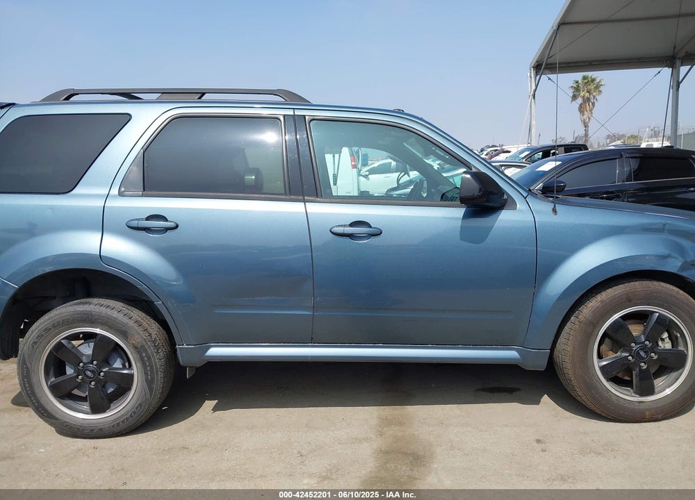 2011 FORD ESCAPE VIN: 1FMCU0DG2BKB73059