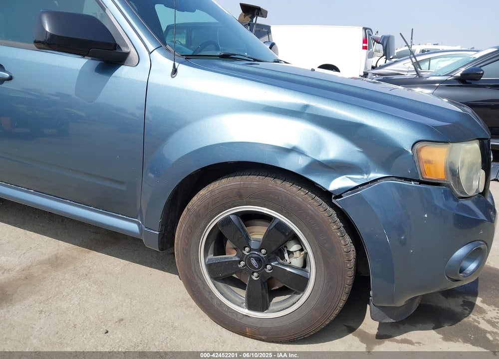 2011 FORD ESCAPE VIN: 1FMCU0DG2BKB73059