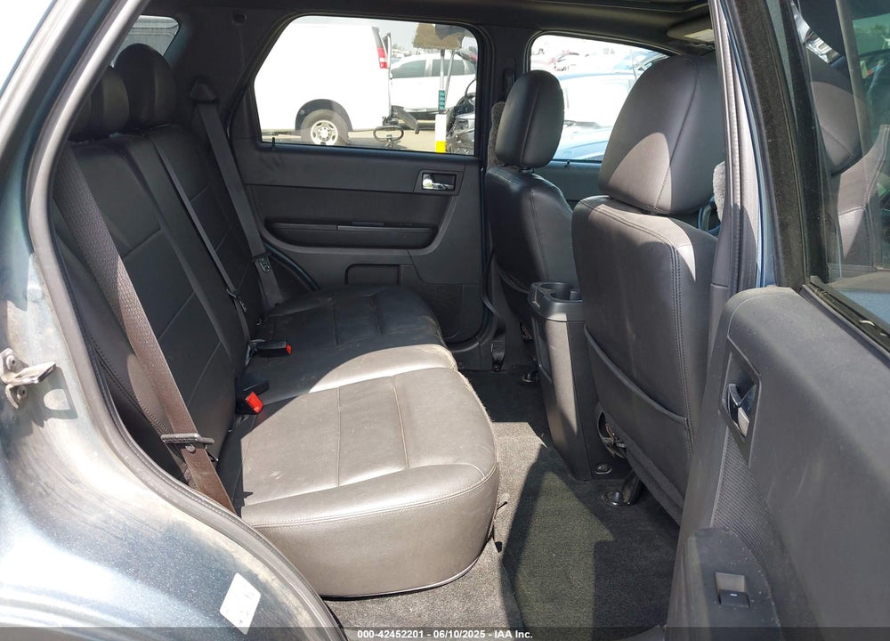 2011 FORD ESCAPE VIN: 1FMCU0DG2BKB73059