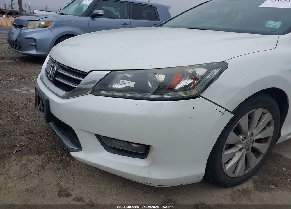 2015 HONDA ACCORD EX-L V-6 VIN: 1HGCR3F84FA028227