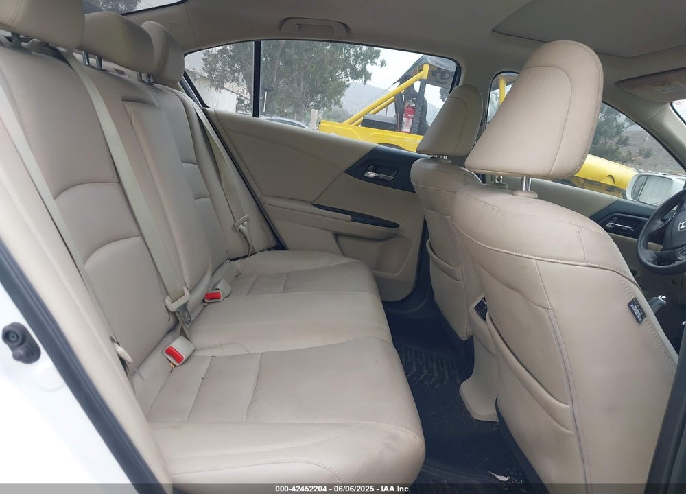 2015 HONDA ACCORD EX-L V-6 VIN: 1HGCR3F84FA028227