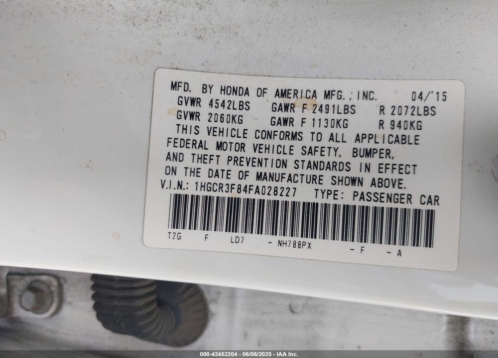 2015 HONDA ACCORD EX-L V-6 VIN: 1HGCR3F84FA028227