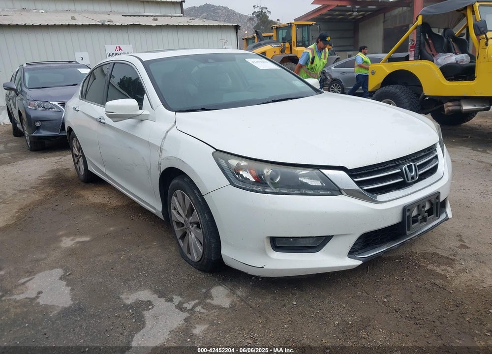 2015 HONDA ACCORD EX-L V-6 VIN: 1HGCR3F84FA028227