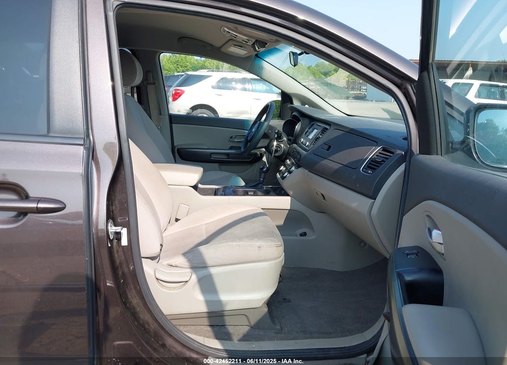 2016 KIA SEDONA LX VIN: KNDMB5C13G6194625