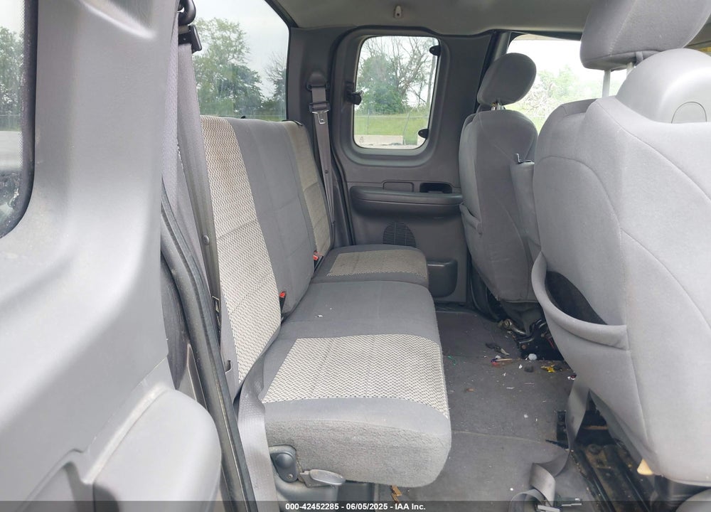 2003 FORD F-150 LARIAT/XL/XLT VIN: 2FTRX18W33CA38143