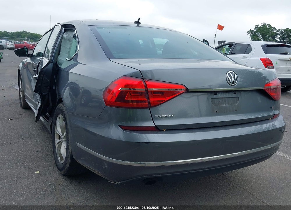 2016 VOLKSWAGEN PASSAT VIN: 1VWAT7A30GC054210