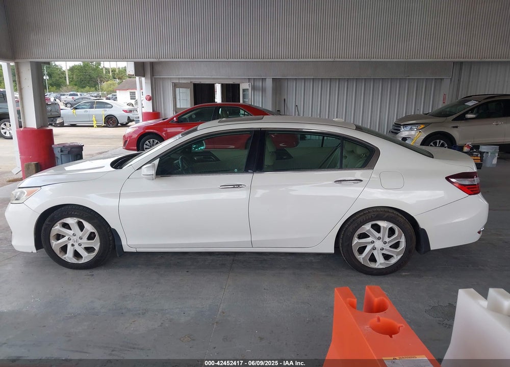 2016 HONDA ACCORD VIN: 1HGCR3F83GA001327