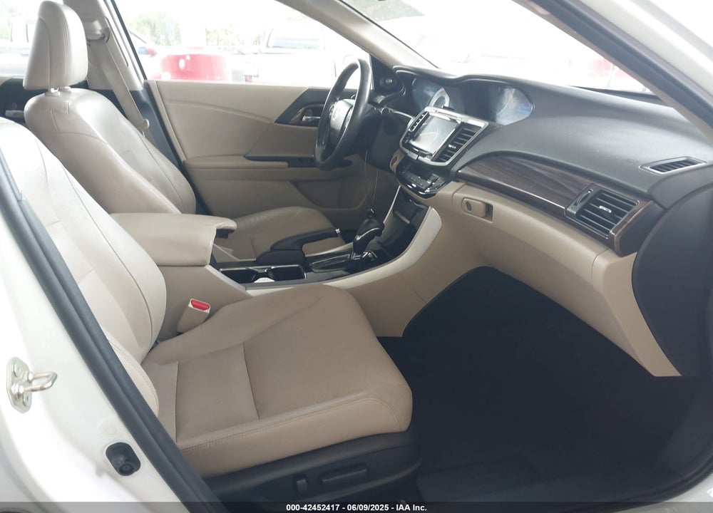2016 HONDA ACCORD VIN: 1HGCR3F83GA001327