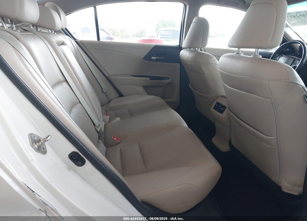 2016 HONDA ACCORD VIN: 1HGCR3F83GA001327