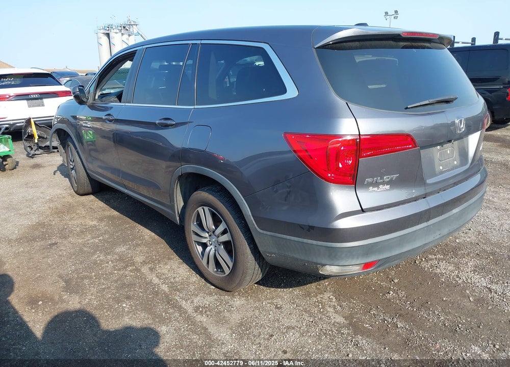 2017 HONDA PILOT EX-L VIN: 5FNYF6H5XHB093028