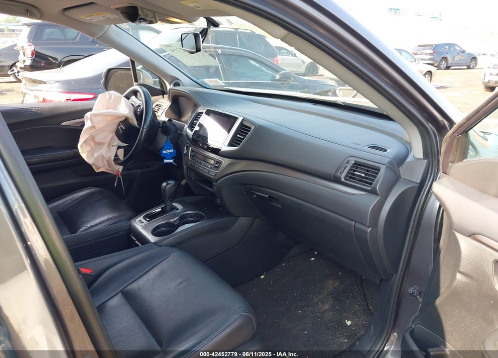 2017 HONDA PILOT EX-L VIN: 5FNYF6H5XHB093028
