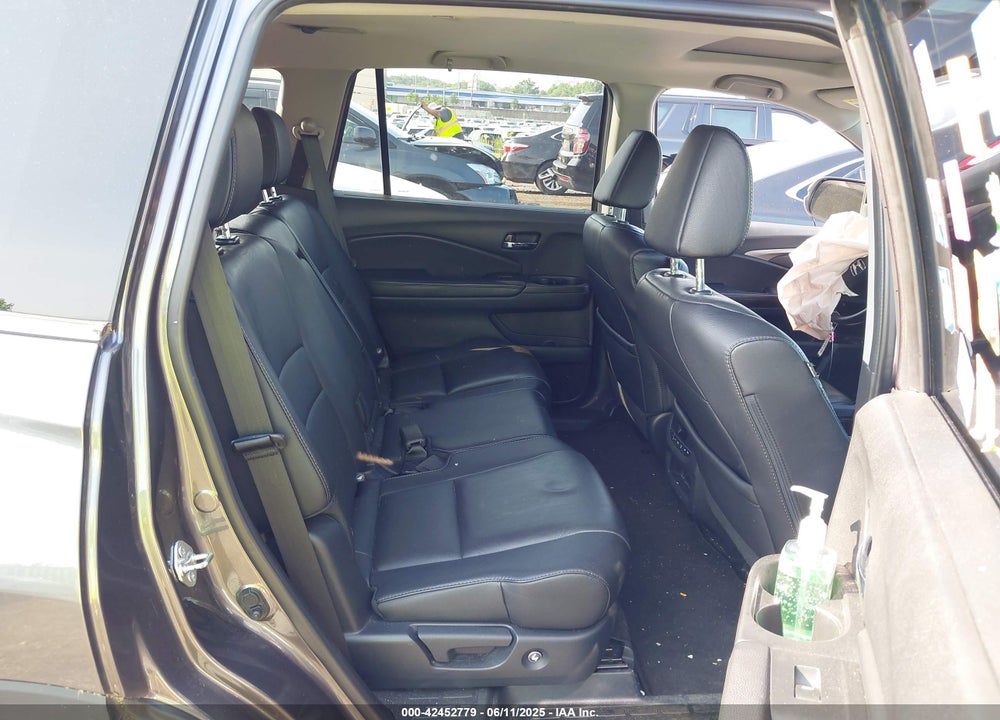 2017 HONDA PILOT EX-L VIN: 5FNYF6H5XHB093028