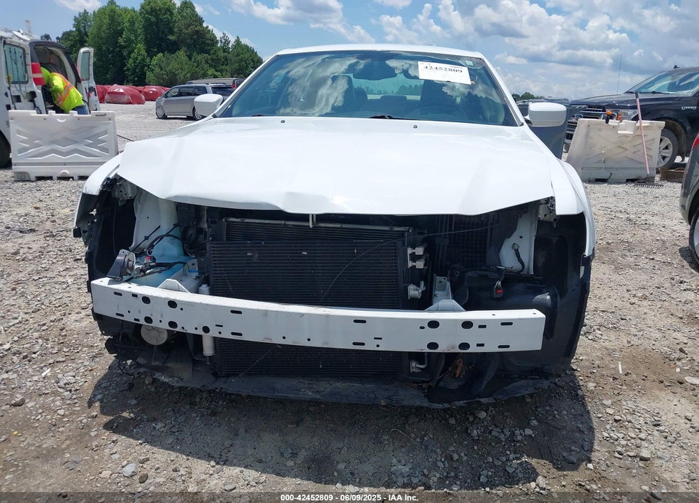 2014 CHRYSLER 300 VIN: 2C3CCAAG6EH373539