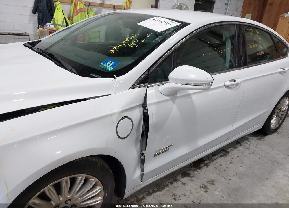 2016 FORD FUSION ENERGI VIN: 3FA6P0PU2GR182394