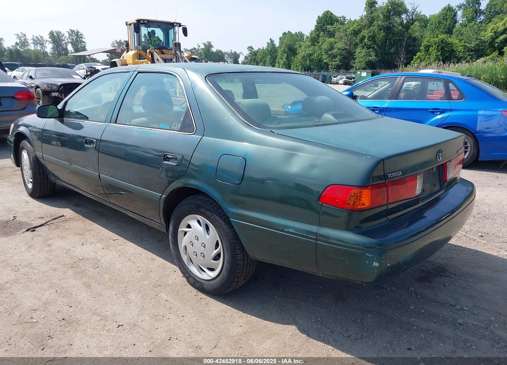 2001 TOYOTA CAMRY LE VIN: 4T1BG22K61U835511