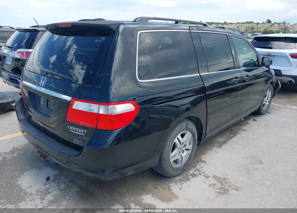 2005 HONDA ODYSSEY TOURING VIN: 5FNRL38835B115825