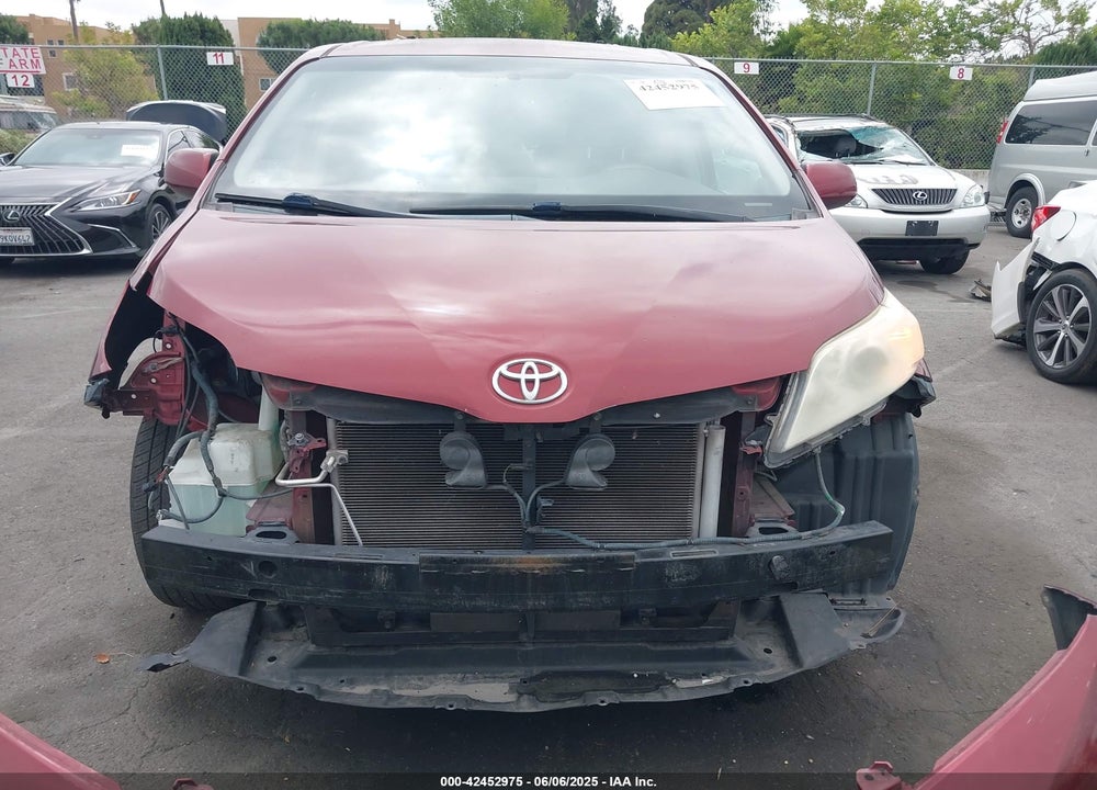 2013 TOYOTA SIENNA LE V6 8 PASSENGER VIN: 5TDKK3DCXDS348805