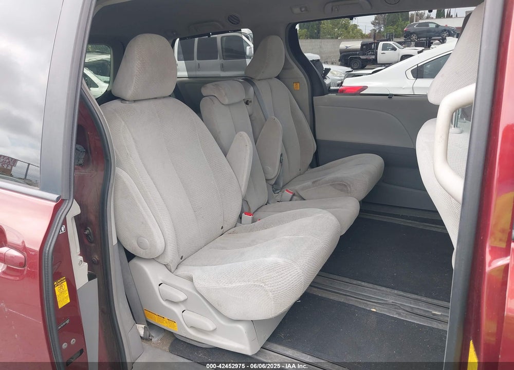 2013 TOYOTA SIENNA LE V6 8 PASSENGER VIN: 5TDKK3DCXDS348805