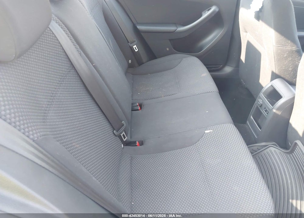 2013 VOLKSWAGEN JETTA 2.0L S VIN: 3VW2K7AJ5DM317078
