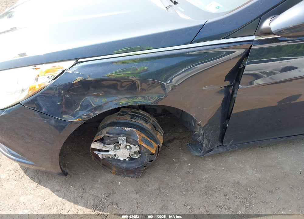 2011 HYUNDAI SONATA VIN: 5NPEB4AC4BH113939