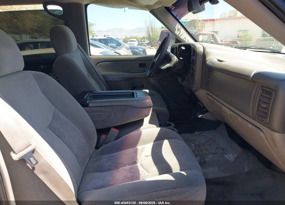 2005 CHEVROLET SUBURBAN 1500 LS VIN: 1GNEC16Z15J211046