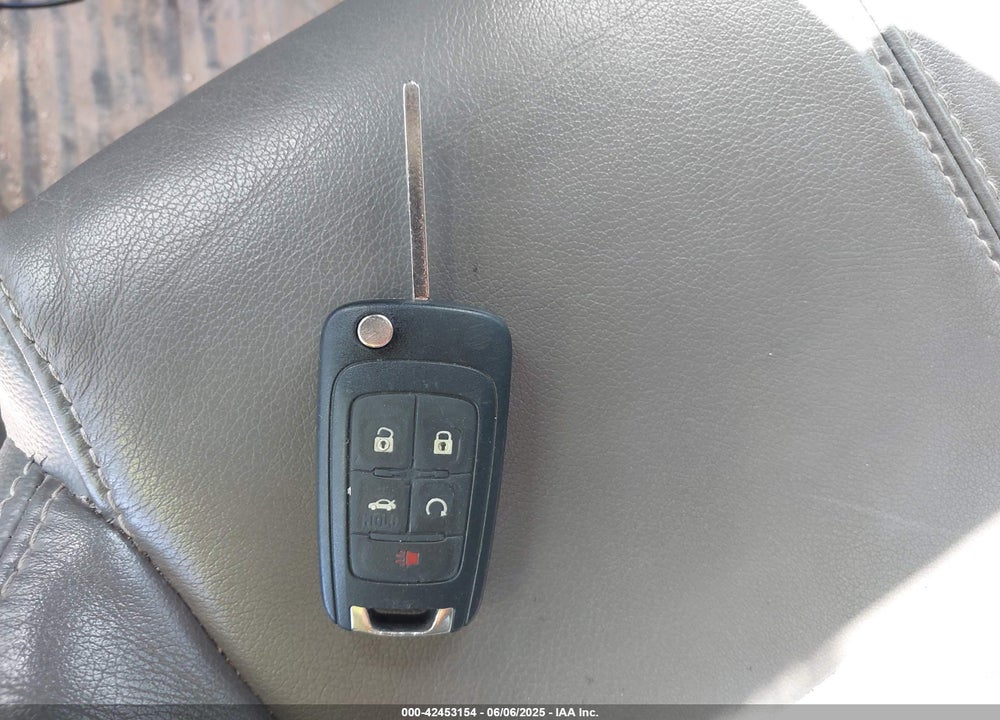 2018 CHEVROLET IMPALA 1LT VIN: 1G1105S35JU105239