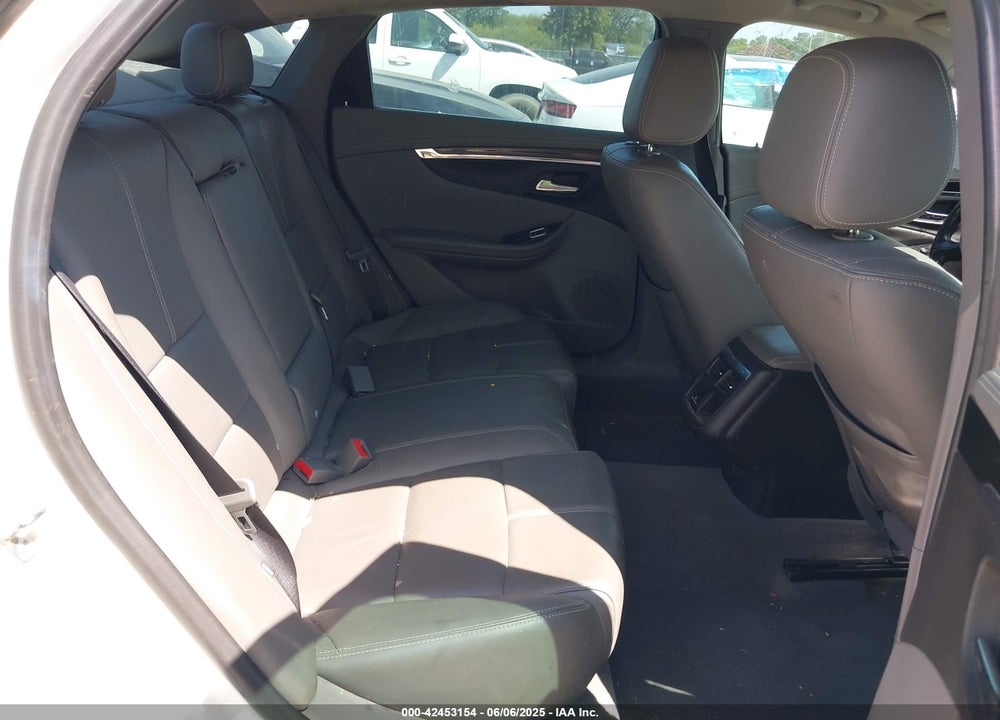 2018 CHEVROLET IMPALA 1LT VIN: 1G1105S35JU105239