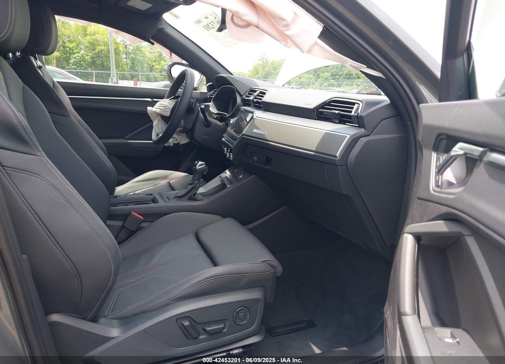 2025 AUDI Q3 VIN: WA1DECF37S1018718