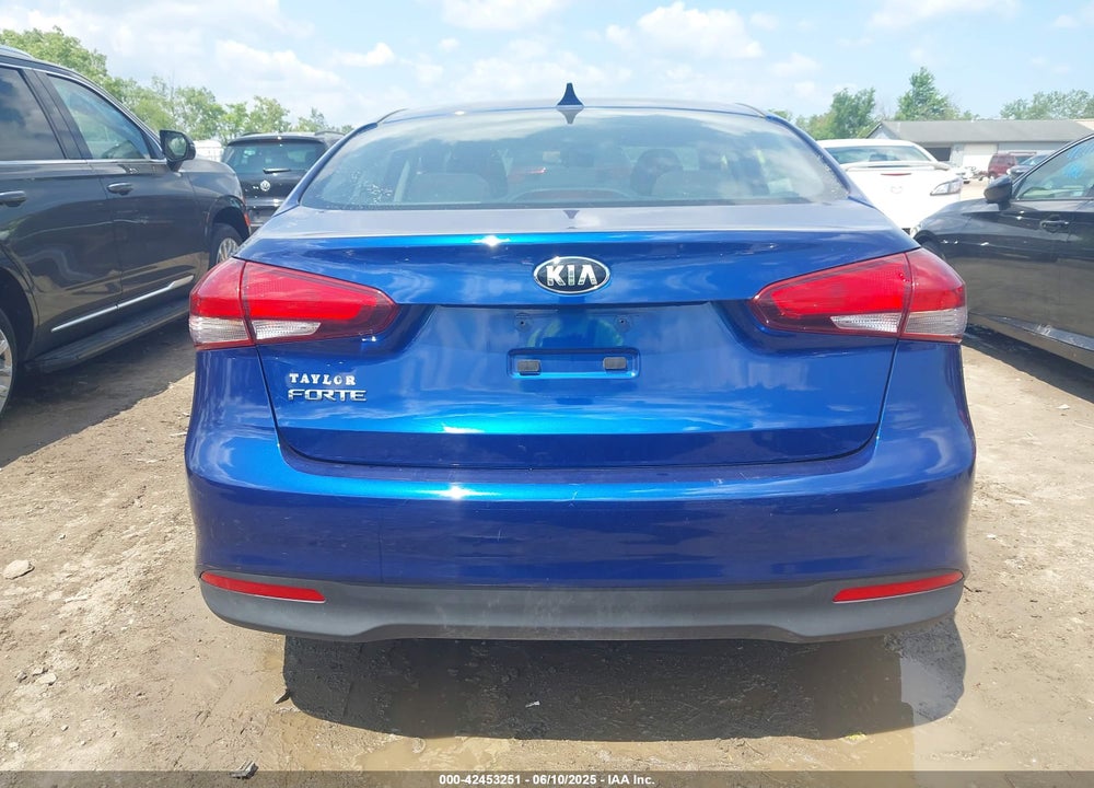 2018 KIA FORTE VIN: 3KPFK4A74JE188490