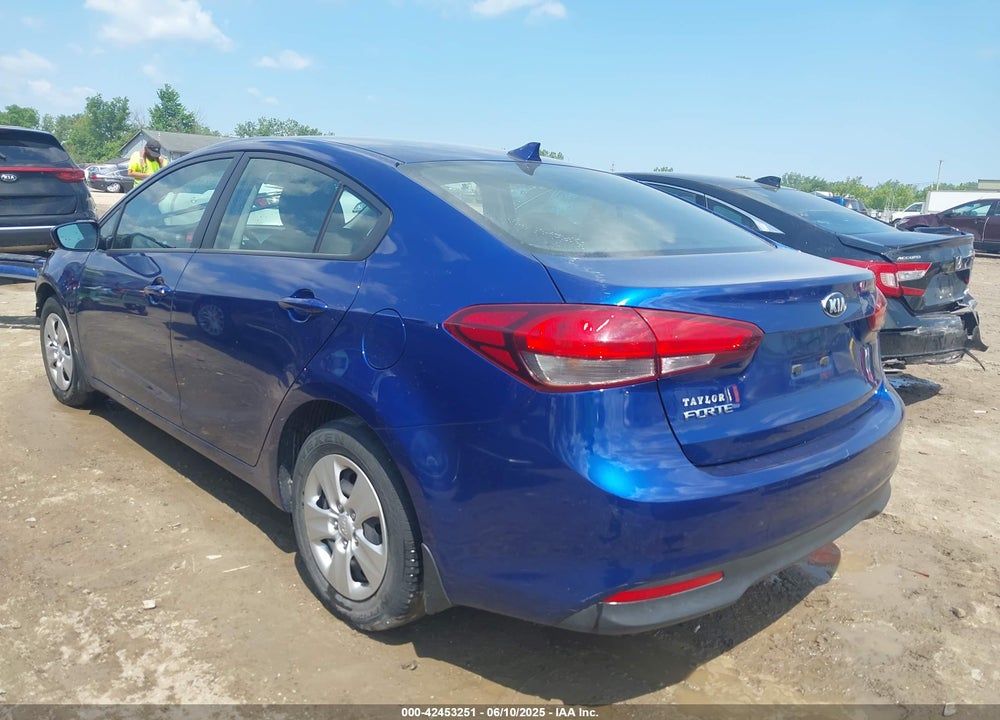 2018 KIA FORTE VIN: 3KPFK4A74JE188490