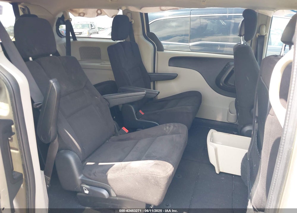 2014 DODGE GRAND CARAVAN SXT VIN: 2C4RDGCG8ER265100