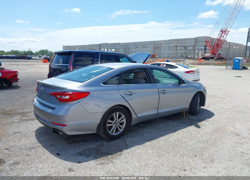 2015 HYUNDAI SONATA VIN: 5NPE24AA8FH151145